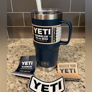 YETI Rambler 35 oz stainless seal Mug w/ Straw Lid - Navy